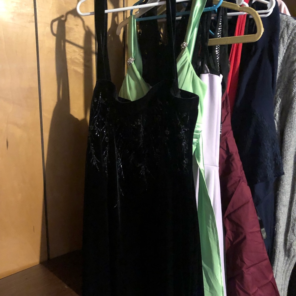 Dress - Picture 4 of 4